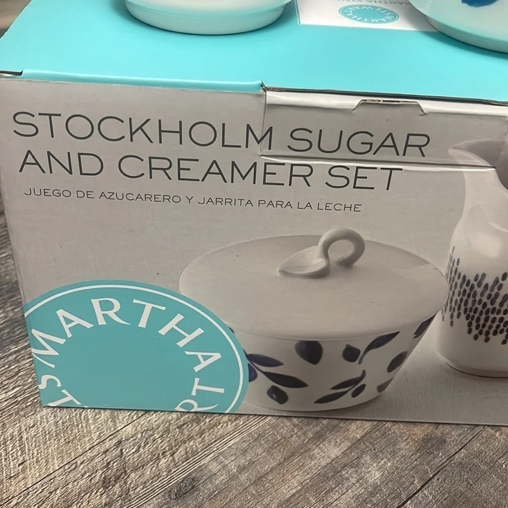 Marta Steward sugar and creamer set